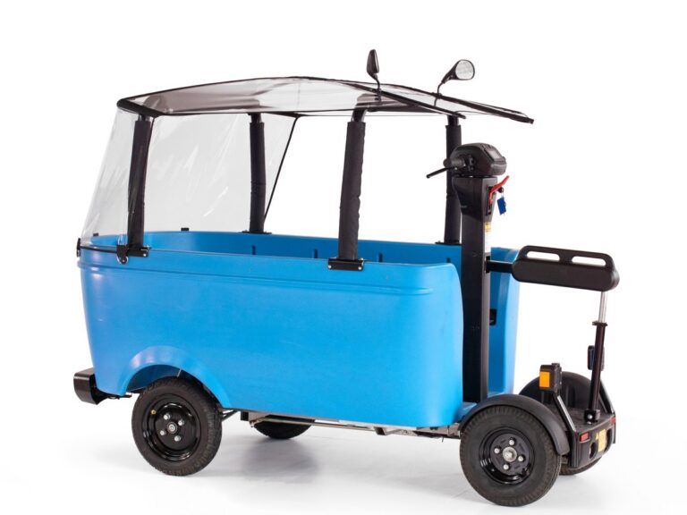 BSO bus met transparante regenkap, schuin van voren